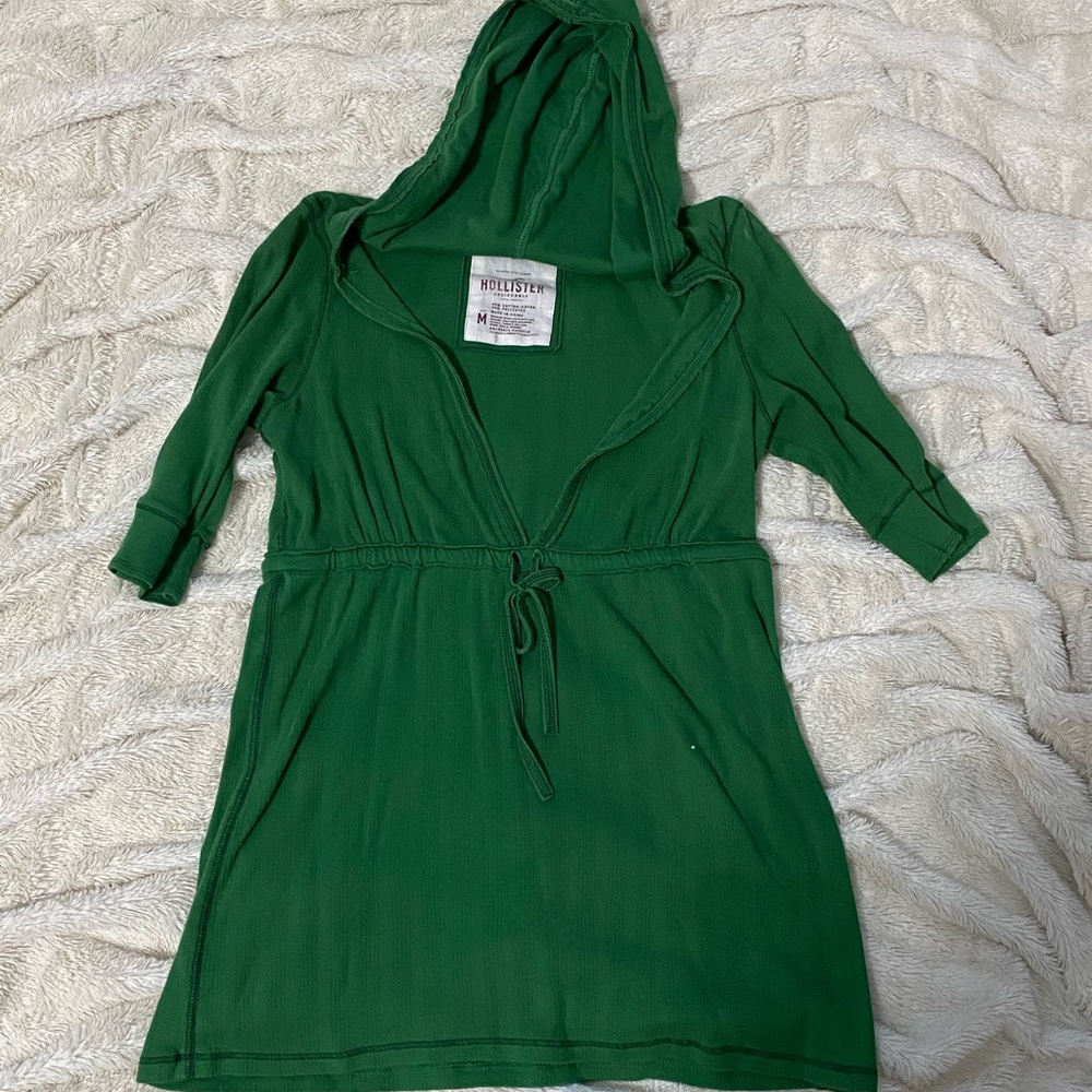 Hollister three-quarter sleeve hooded top